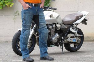 ¿Qué pantalones son mejores para llevar en la moto? – Descúbrelo